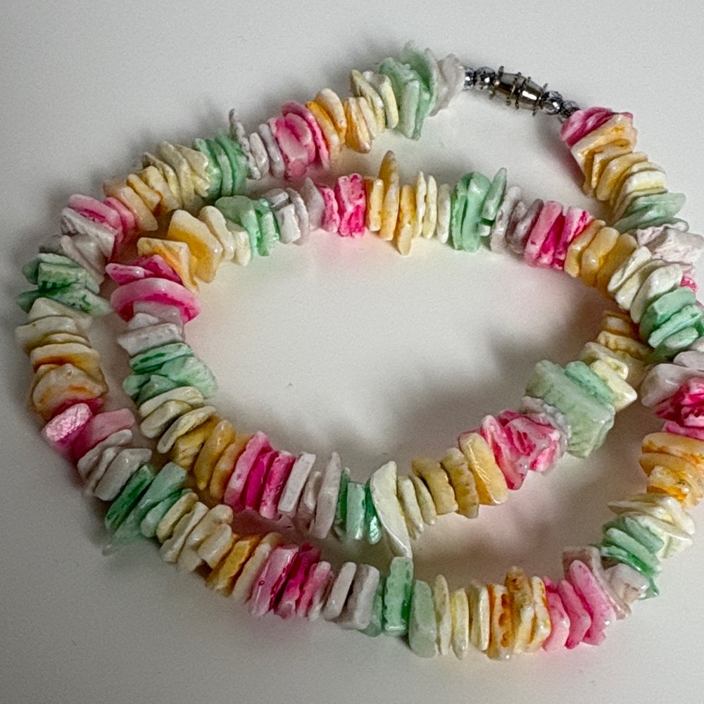 Multicolor Shell Necklace - Picture 10 of 11